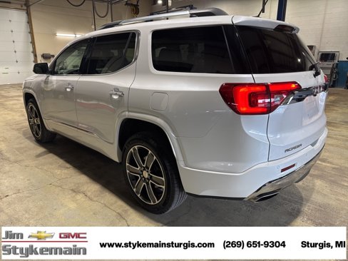 Used 2019 GMC Acadia Denali image 6
