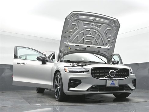 Used 2024 Volvo S60 B5 Plus image 53