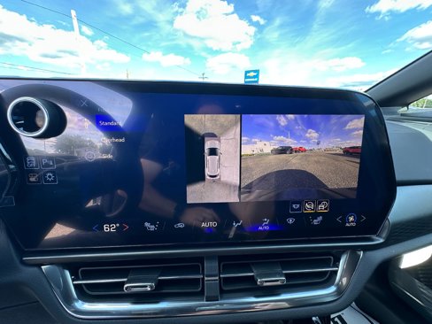 New 2025 Chevrolet Equinox EV LT w/ Comfort Package image 16