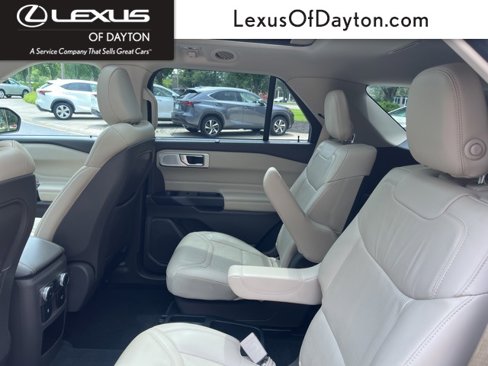 Used 2020 Ford Explorer Platinum w/ Premium Technology Package image 31