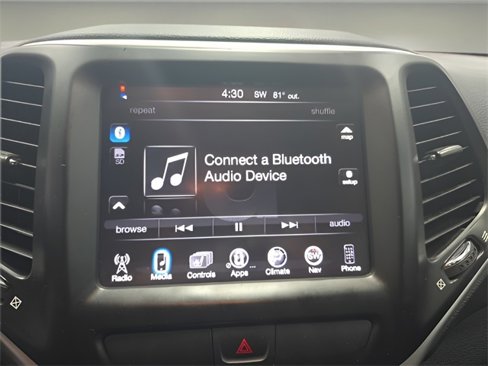 Used 2015 Jeep Cherokee Trailhawk w/ Cold Weather Group image 19