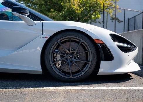 Used 2024 McLaren 750S Spider image 25