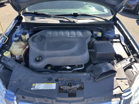 Used 2011 Chrysler 200 Limited image 9