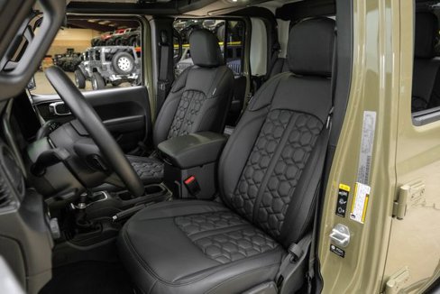 Used 2025 Jeep Gladiator Sport image 17