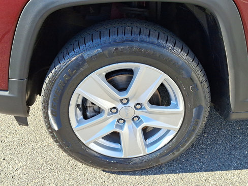 Used 2022 Jeep Compass Latitude image 8