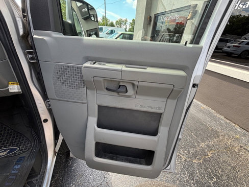 Used 2014 Ford E-250 and Econoline 250 image 22