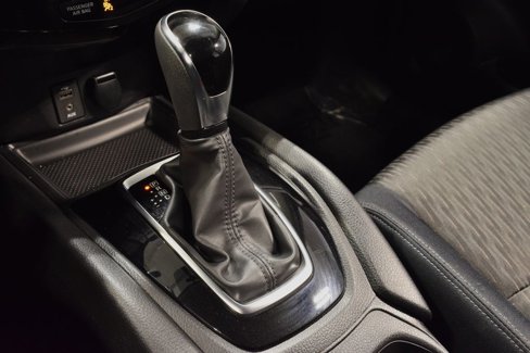 Used 2017 Nissan Rogue S image 25