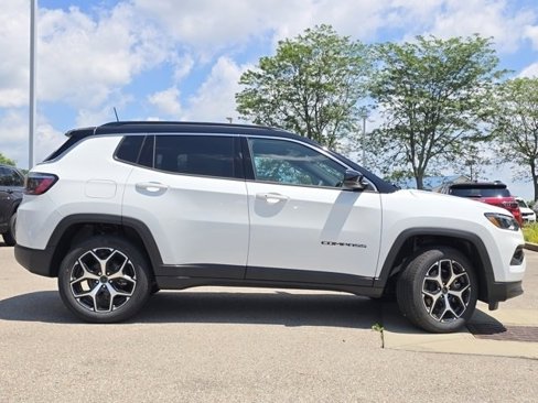 New 2025 Jeep Compass Limited image 23