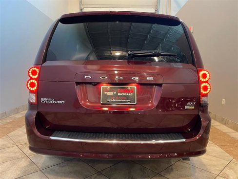 Used 2019 Dodge Grand Caravan SXT image 47