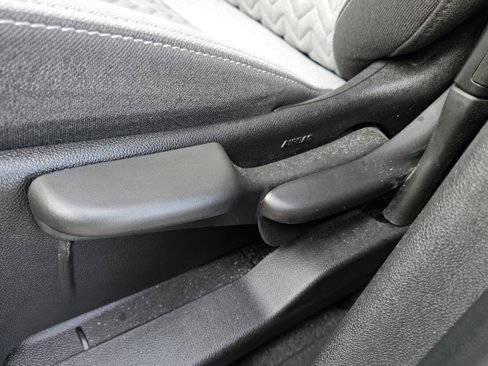 Used 2023 Chevrolet Equinox LS image 11