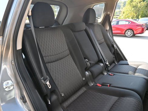 Used 2017 Nissan Rogue SV image 26