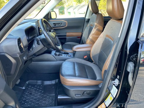 Used 2021 Ford Bronco Sport Outer Banks w/ Outer Banks Package image 4