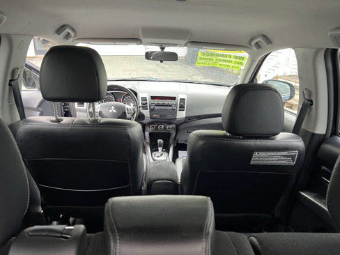 Used 2012 Mitsubishi Outlander SE image 24