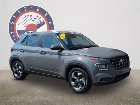 Used 2021 Hyundai Venue SEL image 2