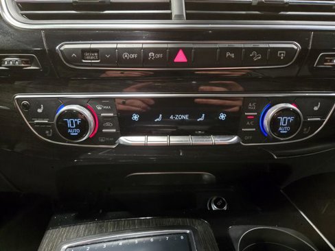Used 2017 Audi Q7 3.0T Prestige w/ Prestige Package image 25