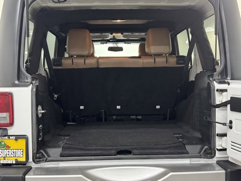 Used 2018 Jeep Wrangler Unlimited Sahara image 30