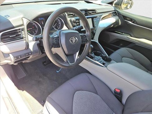 Used 2018 Toyota Camry LE image 9