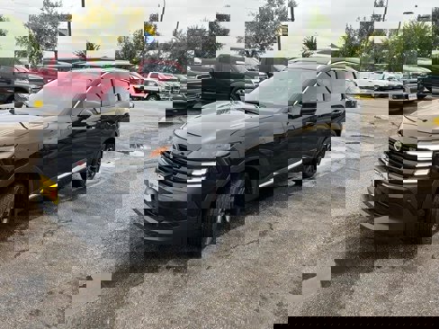 Used 2025 Nissan Kicks SR w/ SR Premium Package image 2