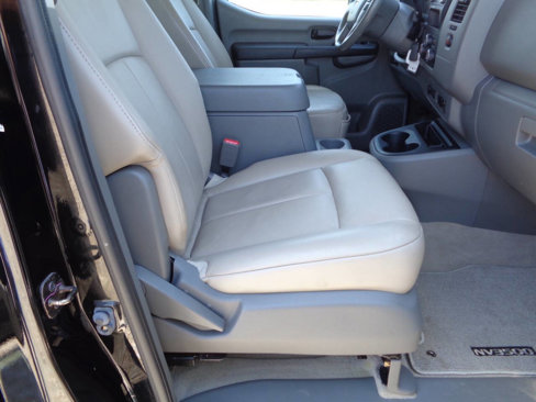 Used 2019 Nissan NV 3500 SL image 42