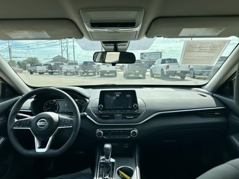 Used 2022 Nissan Altima 2.5 SV image 14