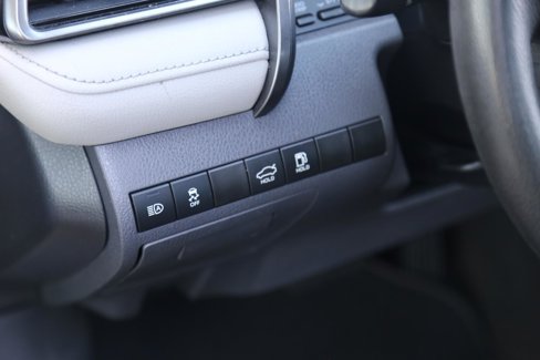Used 2019 Toyota Camry LE image 19