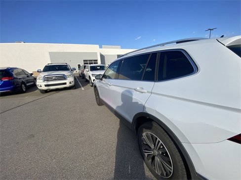 Used 2018 Volkswagen Tiguan SEL image 6