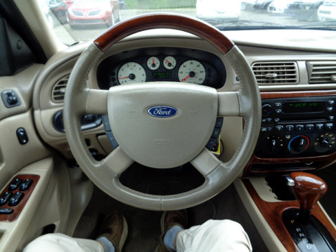 Used 2005 Ford Taurus SEL image 18
