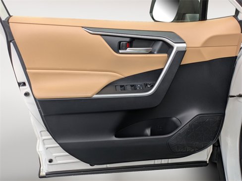 Used 2019 Toyota RAV4 XLE image 13