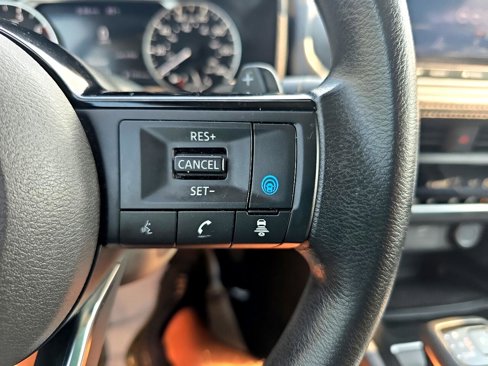 Used 2023 Nissan Rogue SV image 25