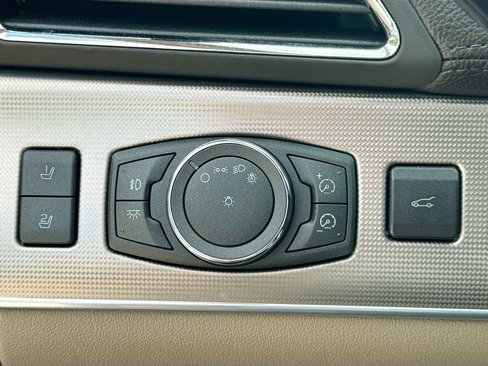 Used 2013 Lincoln MKX FWD image 10