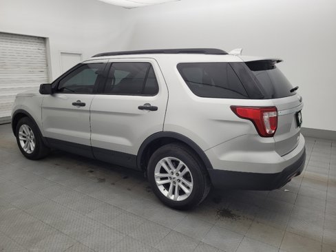 Used 2017 Ford Explorer FWD image 3