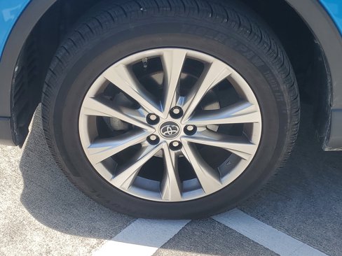 Used 2018 Toyota RAV4 Limited image 5