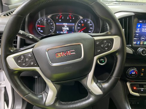 Used 2024 GMC Terrain SLT image 33