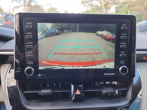 Used 2021 Toyota Corolla LE image 18