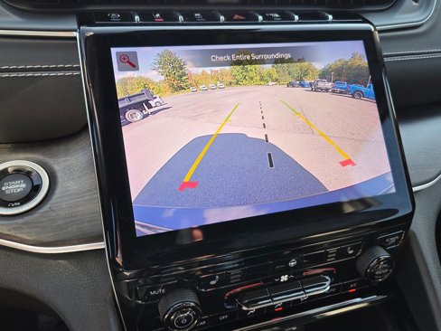 Used 2022 Jeep Grand Cherokee L Limited image 16
