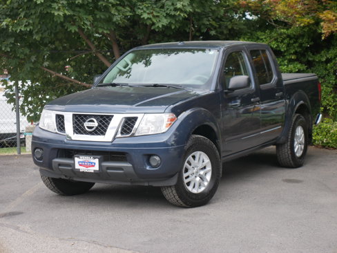 Used 2018 Nissan Frontier SV image 2