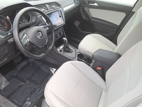 Used 2019 Volkswagen Tiguan SE image 16