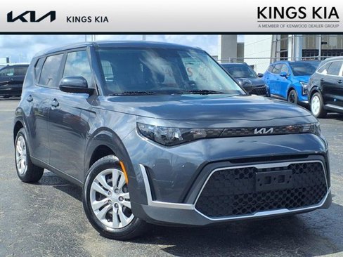Used 2023 Kia Soul LX image 1
