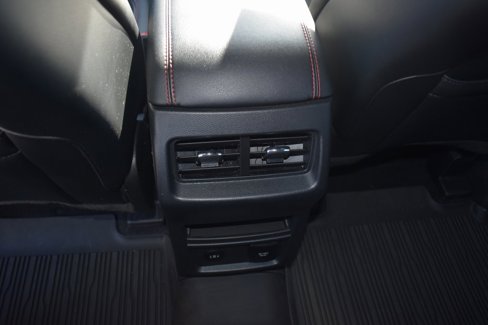 Used 2022 Ford Edge ST-Line image 10