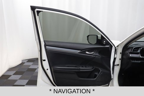Used 2018 Honda Civic Touring image 8