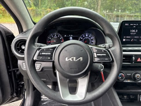 Used 2023 Kia Forte LXS w/ LXS Technology Package image 22