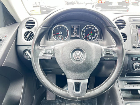 Used 2017 Volkswagen Tiguan Sport image 28