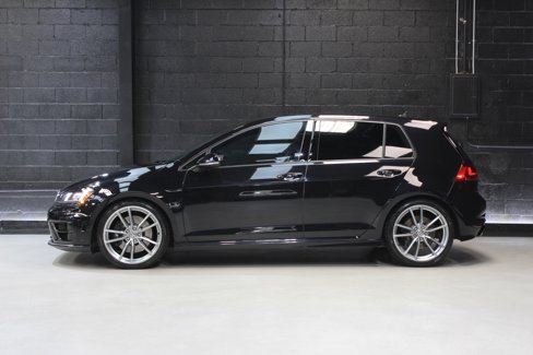 Used 2017 Volkswagen Golf R 4-Door image 3