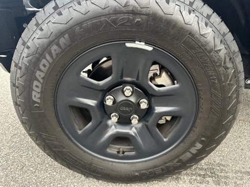 Used 2024 Jeep Wrangler Sport image 30