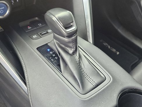 Used 2021 Toyota Venza LE w/ Carpet Mat Package (TMS) image 21