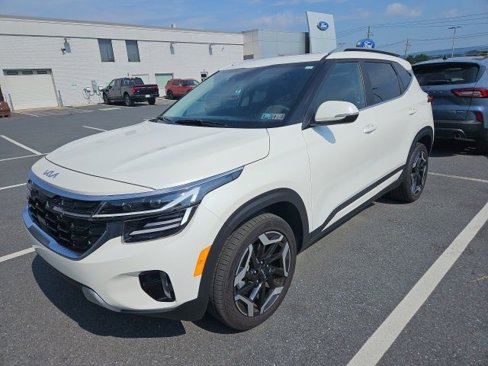 Used 2025 Kia Seltos SX w/ SX Sunroof Package image 3