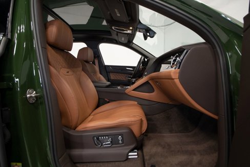 Used 2022 Bentley Bentayga image 50