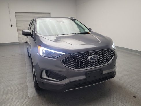 Used 2023 Ford Edge SEL image 14
