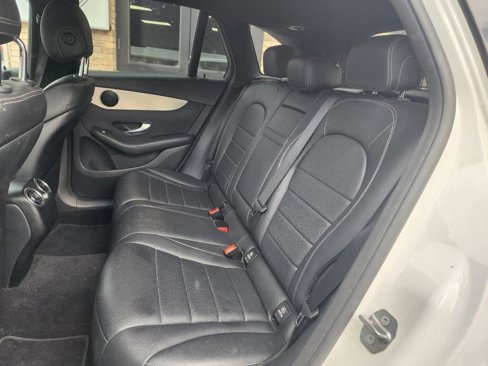 Used 2020 Mercedes-Benz GLC 300 image 9
