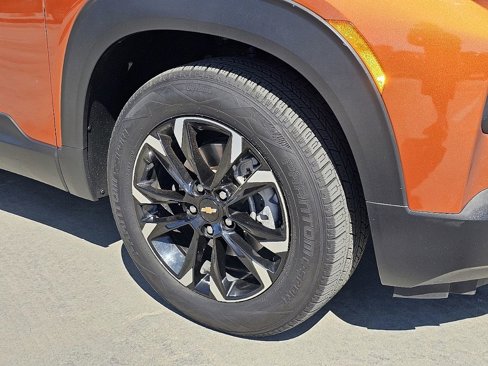 Used 2022 Chevrolet TrailBlazer LT w/ LPO, Blackout Package image 8